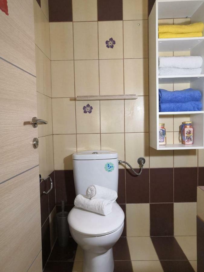 Néa Péramos Brick Apartment מראה חיצוני תמונה